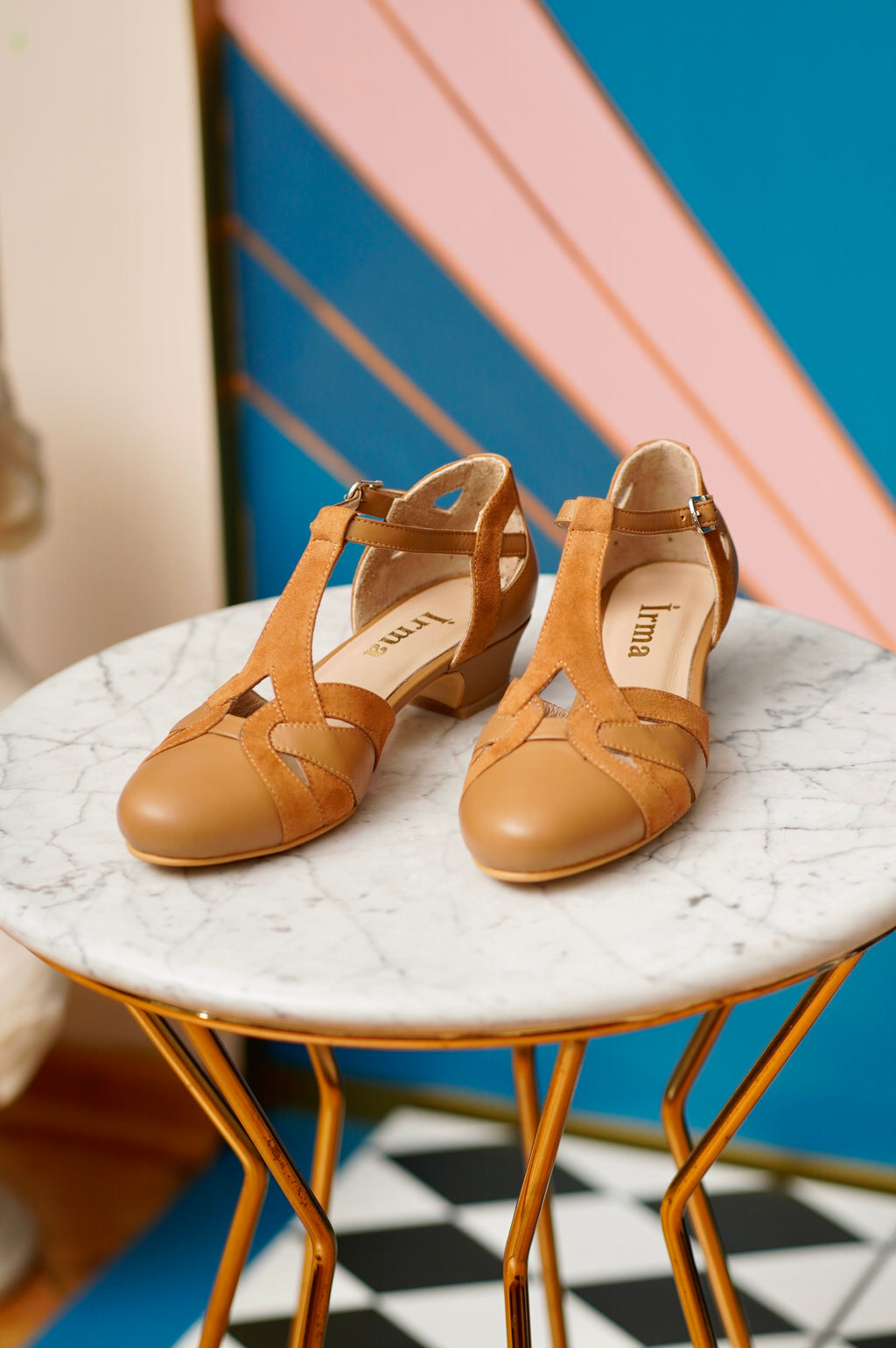Camel & Cognac Leather T-Strap Mary Jane Shoes for Women – Vintage Retro Low Heel Closed Toe Pumps - Berlin2